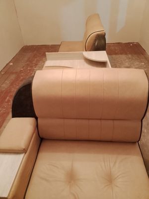 Divan kirslo Yaxw xolati yangi kelishamiz 2 ta