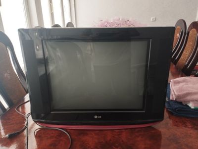 Проадется телевизор LG рабочий