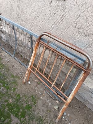 Кровать сотилади