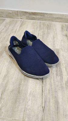 очень хорошая Skechers