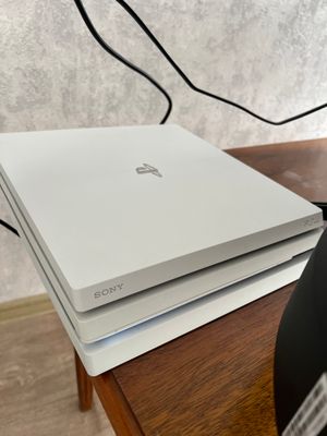PS4 pro 1 trb