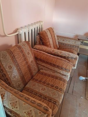 Кресло сотилади 190000 сум 2 таси