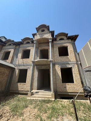 Сотилади Коробка 2,5 сотих Мойарик , Коракамиш