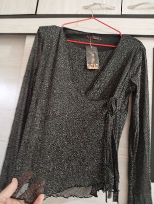Кофточка новой красивий