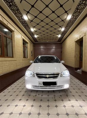 Lacetti автомат сотилади
