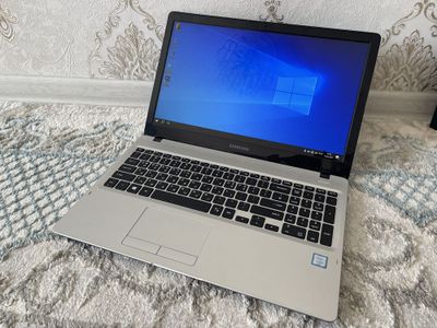 Продам ноутбук Samsung NT500R5l Core i3