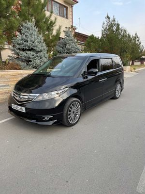 Продам автомобиль марки Honda elysion 2010 , 230.000 км пробег