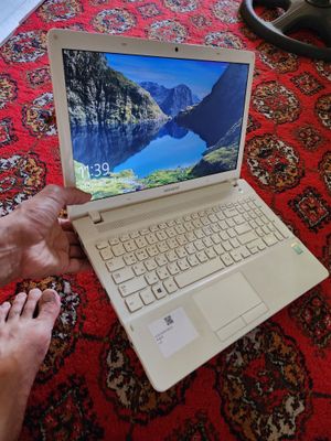 Noutbuk ideal. 80$ pentium 4gb operatifka. 128 gb ssd.