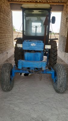 Traktor T28