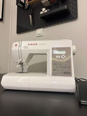 SINGER Brilliance 6180.