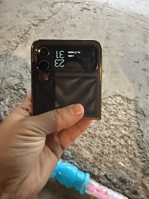 Telfon Z flip 4 xolati yahshi karobka bor keliwamz