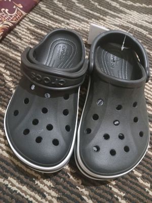 crocs narxi 150 ming so'm kelishamiz