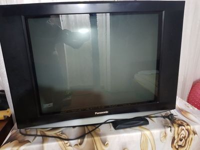 Продается телевизор в отличном состоянии Panasonic ,размер по D 70 см