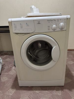 Стиральная машина Indesit sotiladi