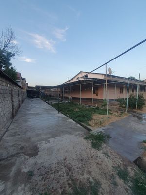 Srochna hovli uy sotiladi Ohongoron tumani Gallaquduqda