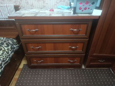 Комод сотилади яхши холатда