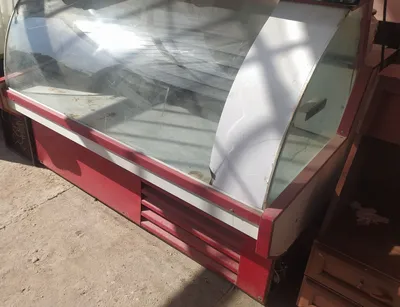 Продаётся витринный холодильник