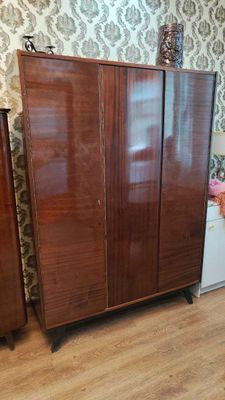 Шифонер трёхстворчатый (платяной шкаф) импортный, натуральное дерево
