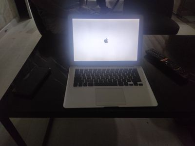 Продам свою Mac Air металлик цвет