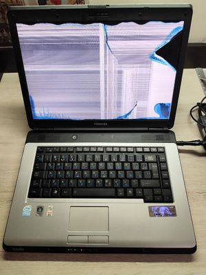 Ноутбук TOSHIBA