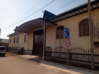 Pop tumanida Savdo va maishiy xizmat korsatish binosi sotiladi
