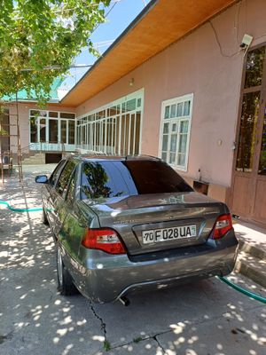 Nexia 2 2015 LUX sotiladi