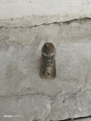 Домкрат для автомашины