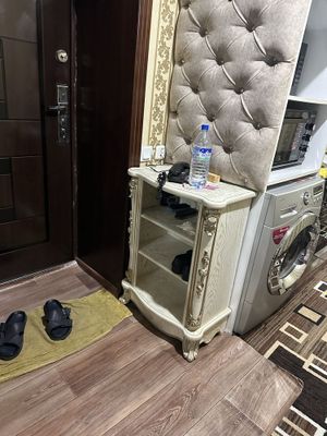 Mebel oyoq kiyimlar shkafi etajerka