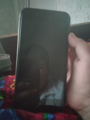 iphone 8+ sotiladi 64 gb imemka otgan