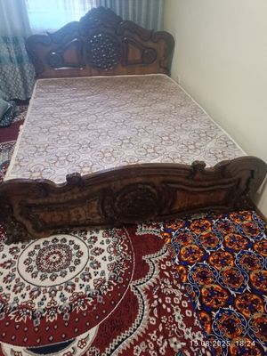 Eni bōyi 2 metrga 1.80