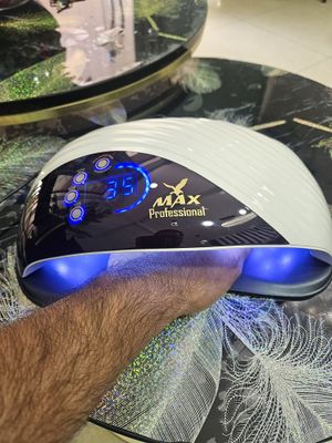 Лампа для маникюра профессиональный
