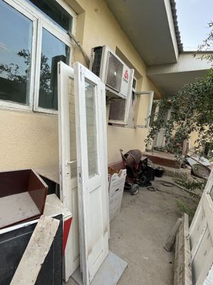 Eshik va 2 romlar holati yaxshi