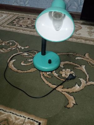 Stol uchun lampa sotiladi