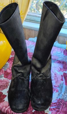 Кирзовые сапоги.