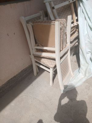 ustul 12tali faqat 4tasi kley joyidan chiqib ketga