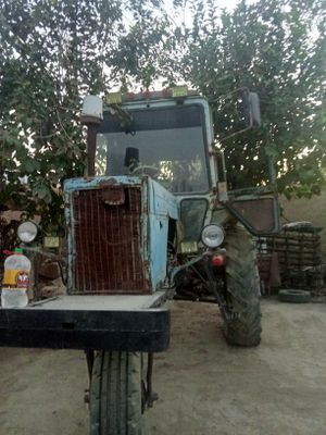 traktor srochna sotiladi