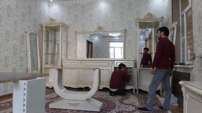 Продается стол со стульями на 12 персон Б/У