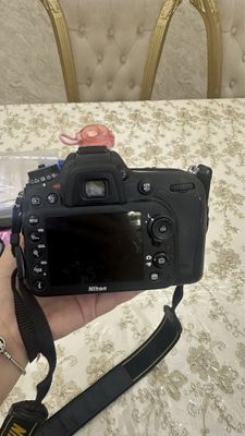 Профессиональный фотоаппарат Nikon 400$ в идеальным состоянии