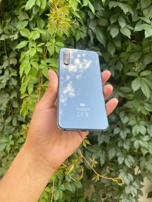Mi 9 Se sotiladi 64/6Gb Flagman