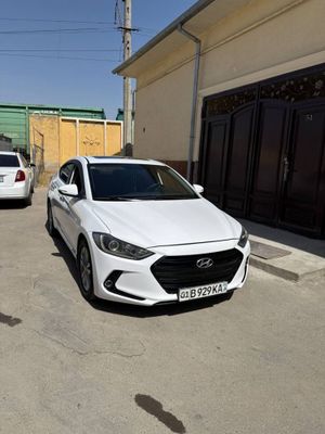 hyundai elantra.