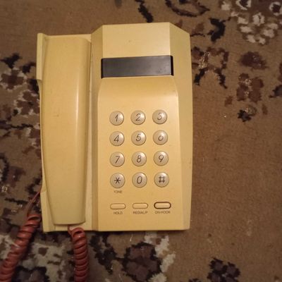 Продам стационарный корейский телефон