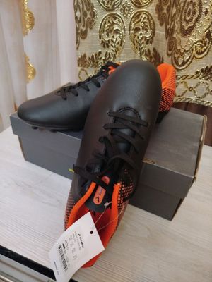 Футбольные бутсы
