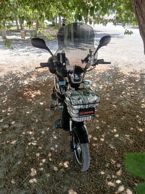 Yangi sukuter sotiladi yurishi zor zaryati kopga yetadi
