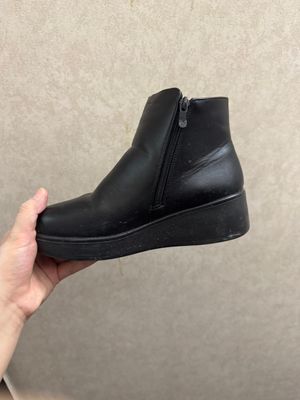 Женские ботинки