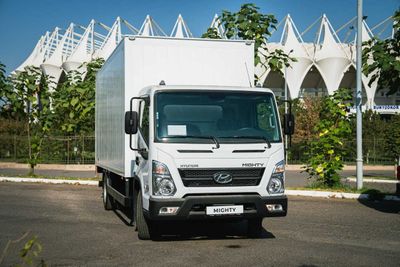 В Наличии! HYUNDAI EX8 Цельнометаллический автофургон