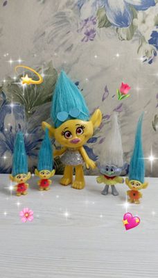 Продаю игрушки из мультфильма.