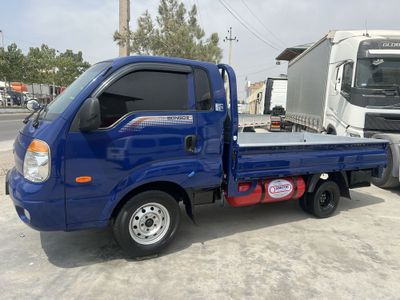 Kia Bongo Sotiladi