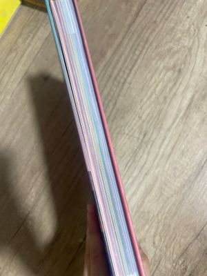 книга про BTS.