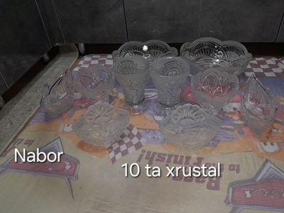Xrustal idishlar sotiladi.
