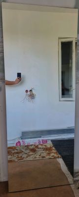 Зеркала на дверных створках шкафа